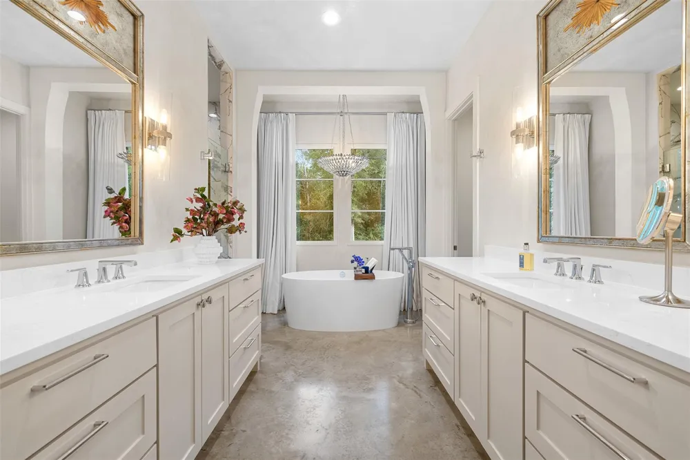 565 Bybee Road Round Top, TX 78954