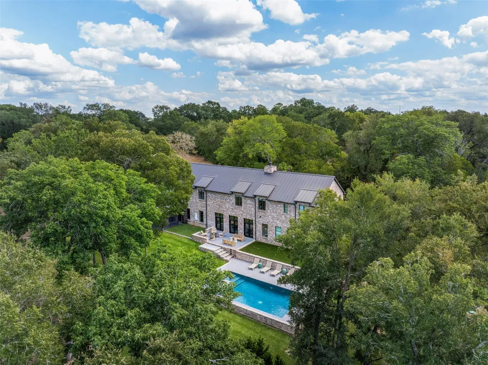 565 Bybee Road Round Top, TX 78954