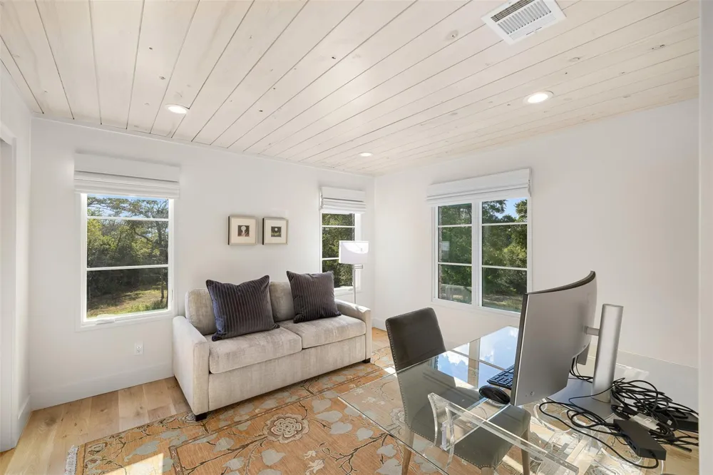 565 Bybee Road Round Top, TX 78954