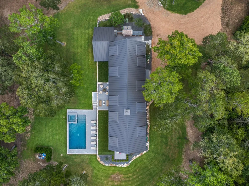 565 Bybee Road Round Top, TX 78954