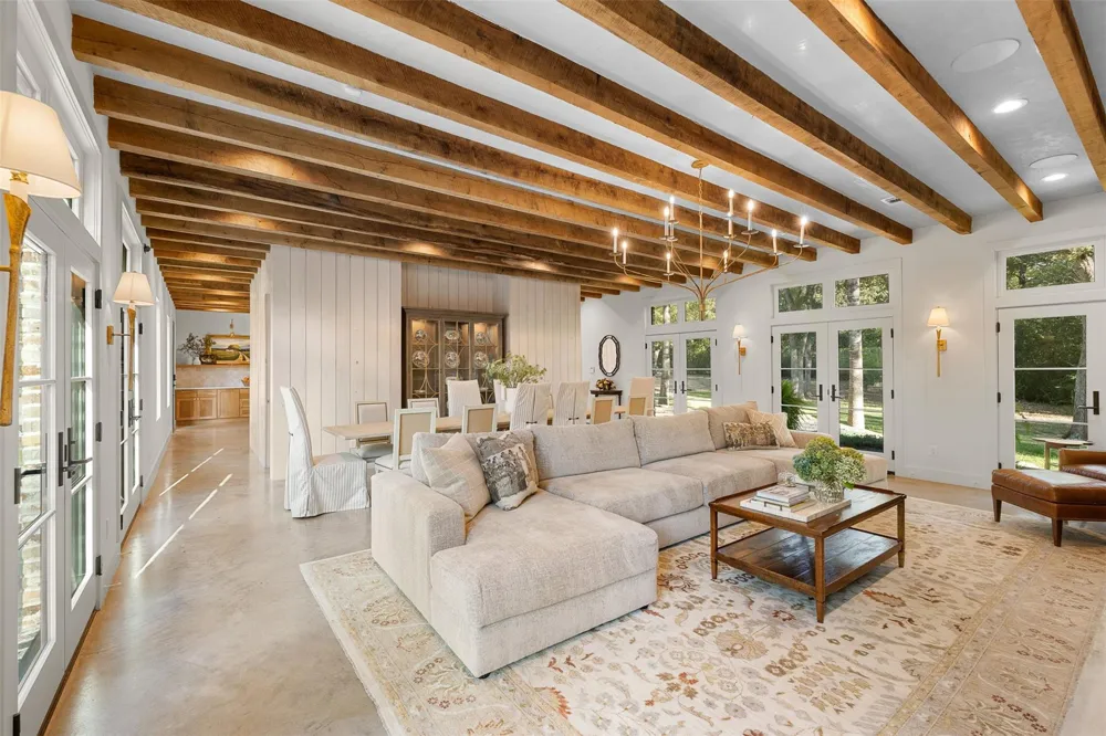 565 Bybee Road Round Top, TX 78954