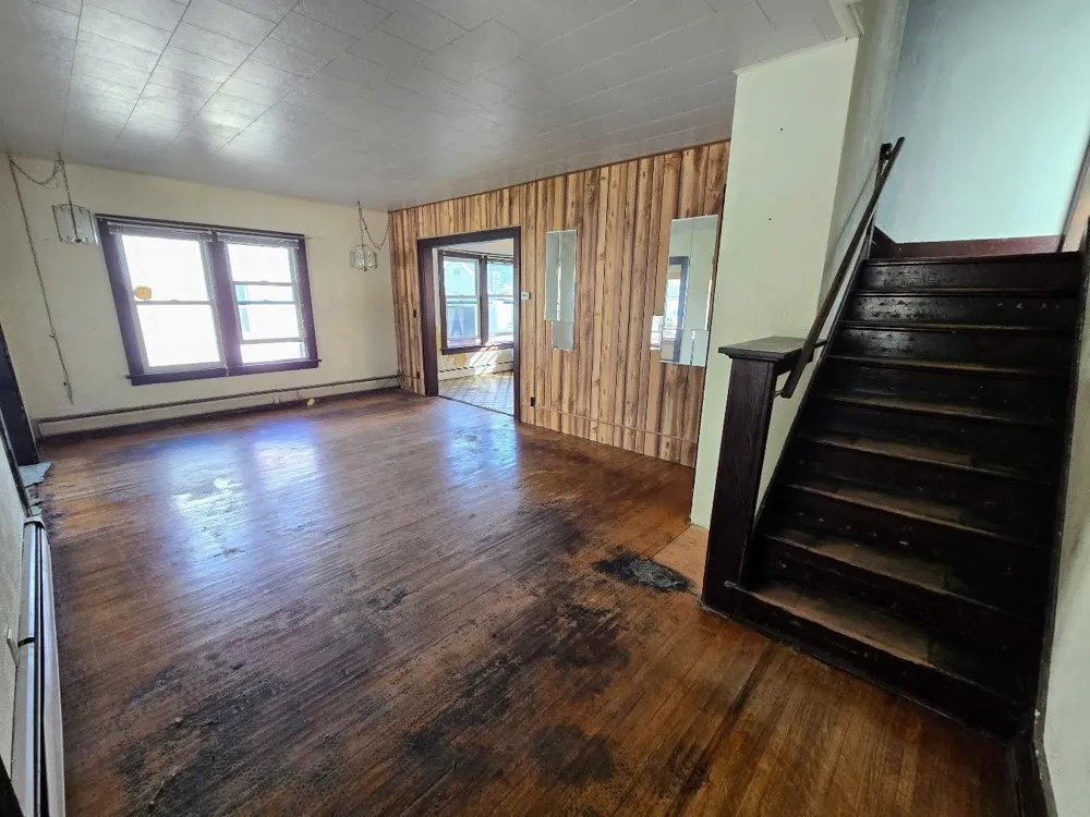 109 5th Avenue SE Pipestone, MN 56164