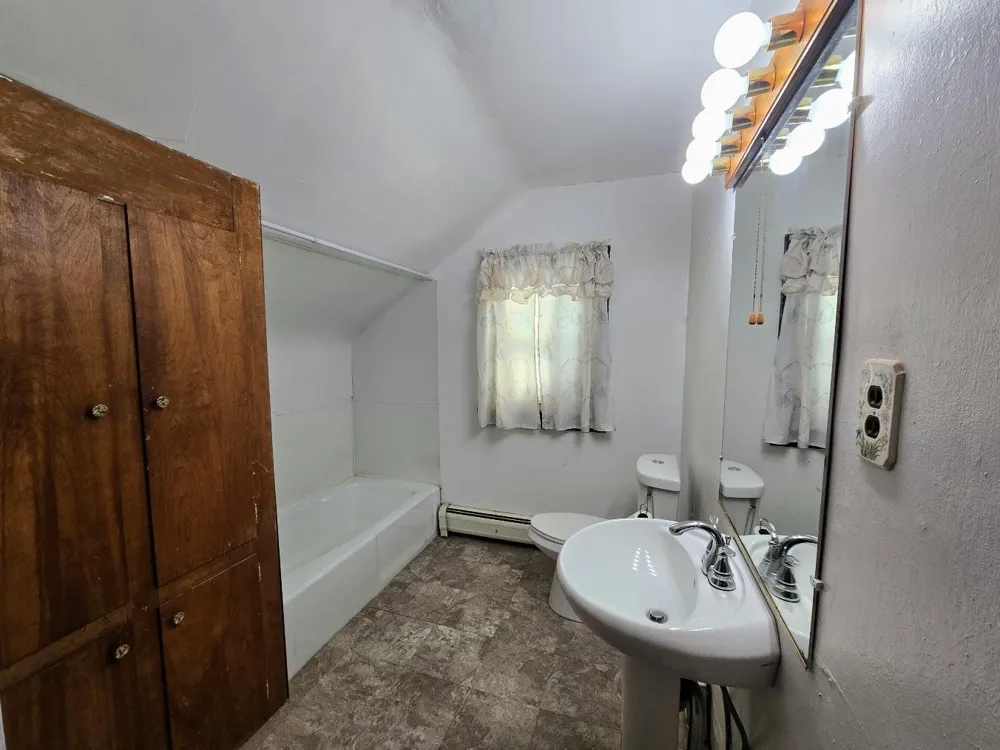 109 5th Avenue SE Pipestone, MN 56164