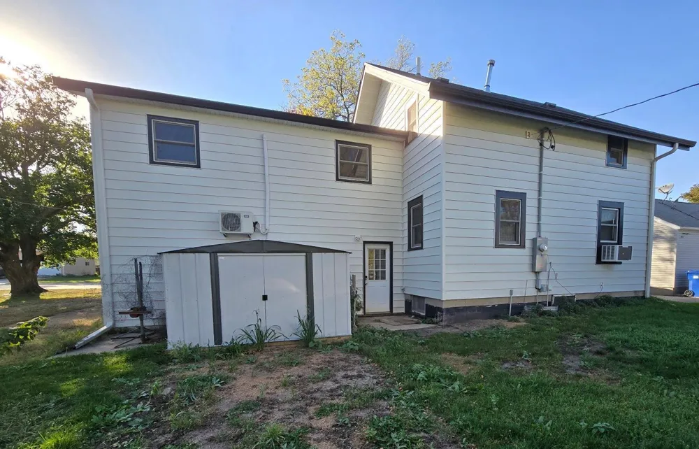109 5th Avenue SE Pipestone, MN 56164