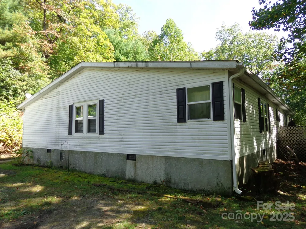 89 Blue Mountain Road Fairview, NC 28730