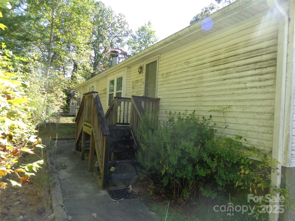 89 Blue Mountain Road Fairview, NC 28730