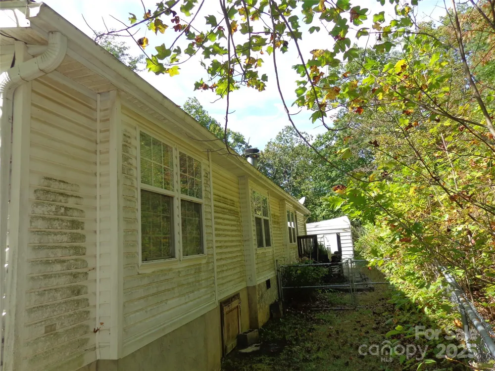 89 Blue Mountain Road Fairview, NC 28730
