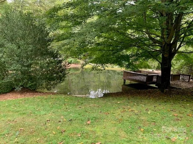 105 CROSSVINE TRAIL #15 Laurel Park, NC 28739
