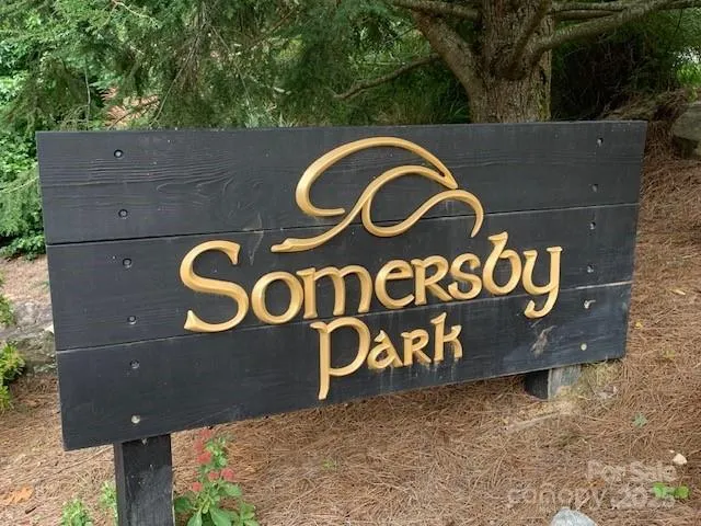 105 CROSSVINE TRAIL #15 Laurel Park, NC 28739