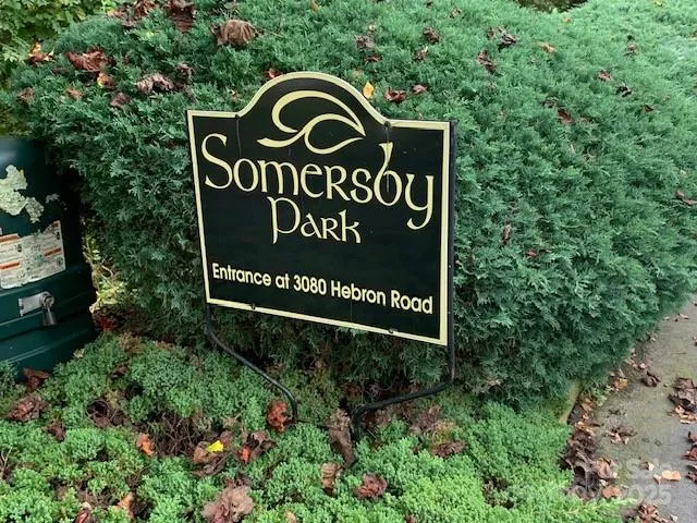 105 CROSSVINE TRAIL #15 Laurel Park, NC 28739