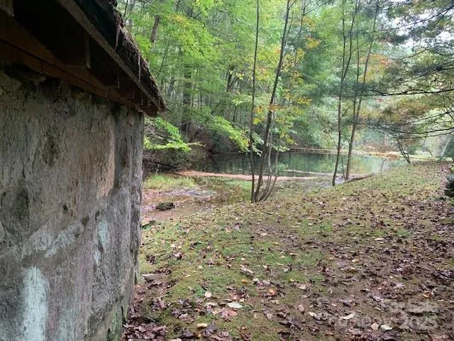 105 CROSSVINE TRAIL #15 Laurel Park, NC 28739