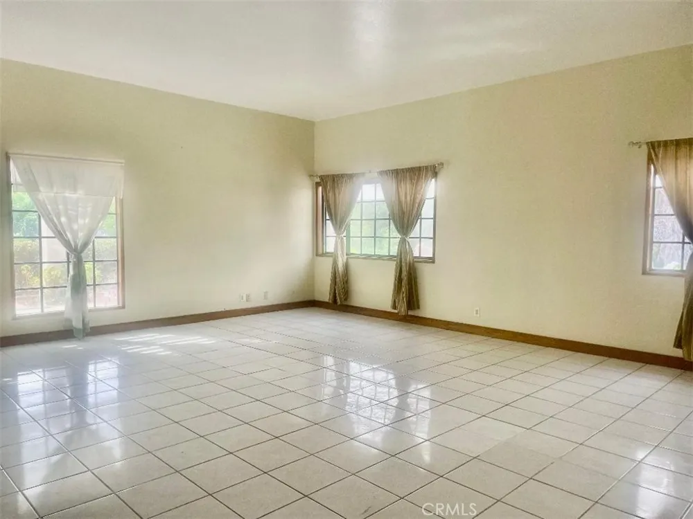 2445 Desire Rowland Heights, CA 91748