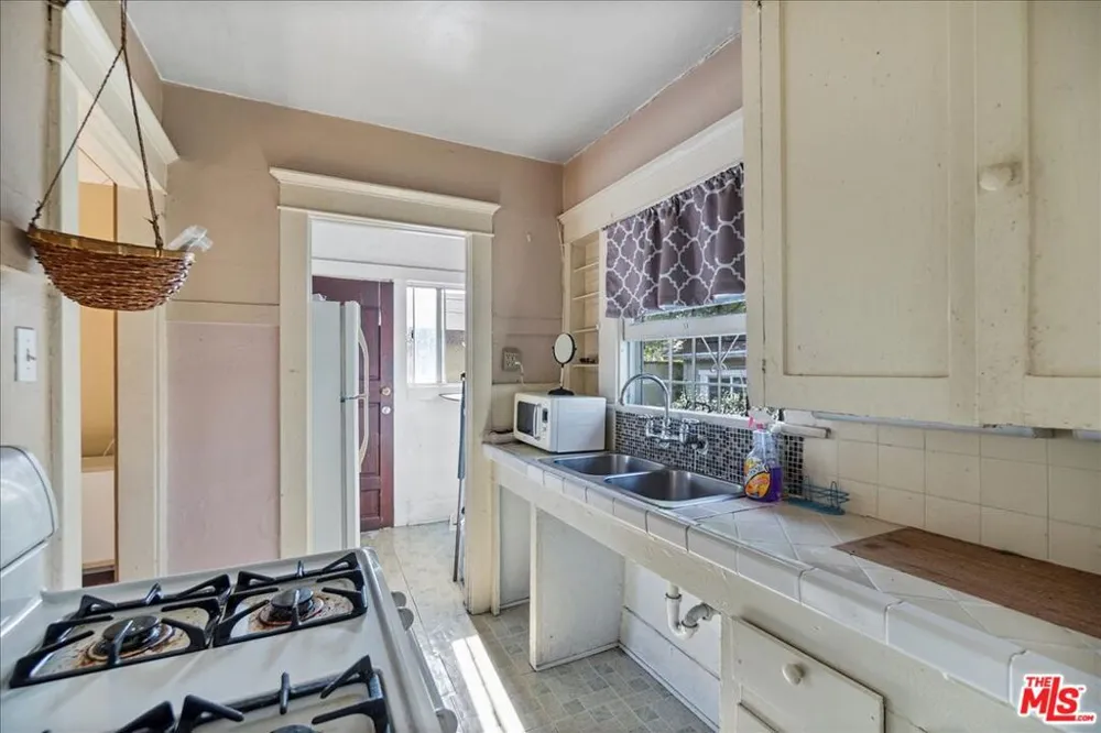 741 Harvard Boulevard Los Angeles, CA 90029