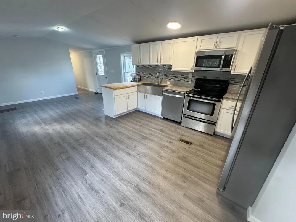 37 GEORGE DRIVE Middletown, PA 17057