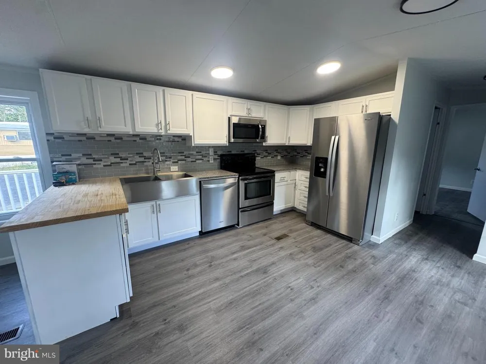 37 GEORGE DRIVE Middletown, PA 17057