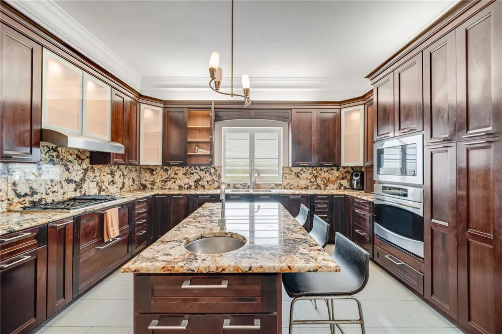 Cll 1 STREET #602 Guaynabo, PR 00969