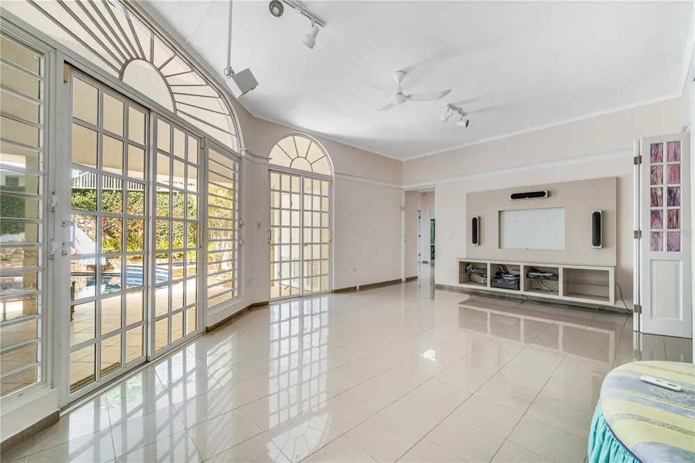 Cll 1 STREET #602 Guaynabo, PR 00969