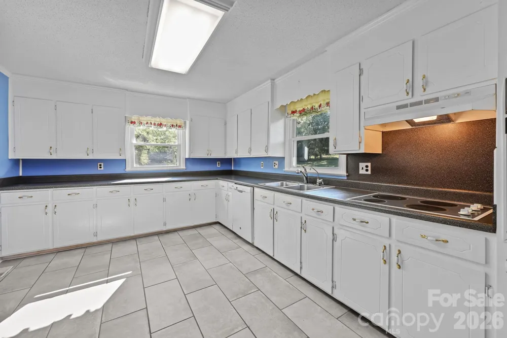 945 Alvin Hough Road Midland, NC 28107