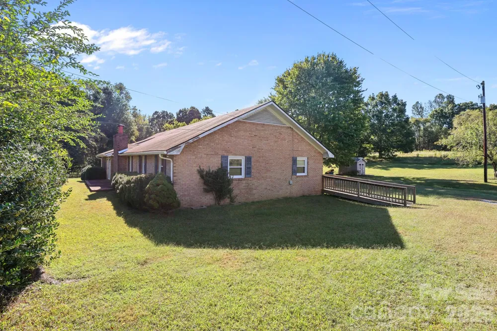 945 Alvin Hough Road Midland, NC 28107