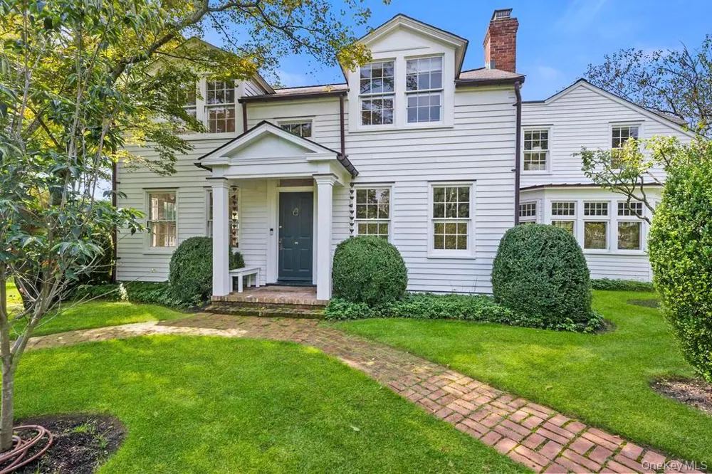 46 Bellport Lane Bellport Village, NY 11713