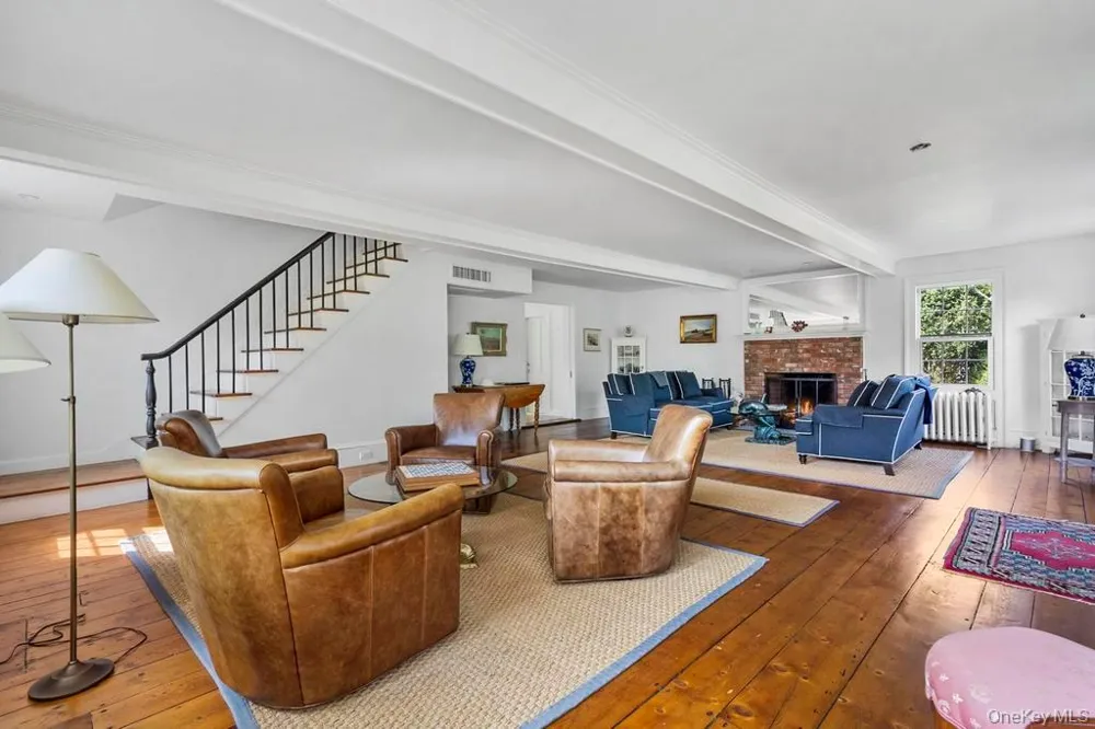 46 Bellport Lane Bellport Village, NY 11713
