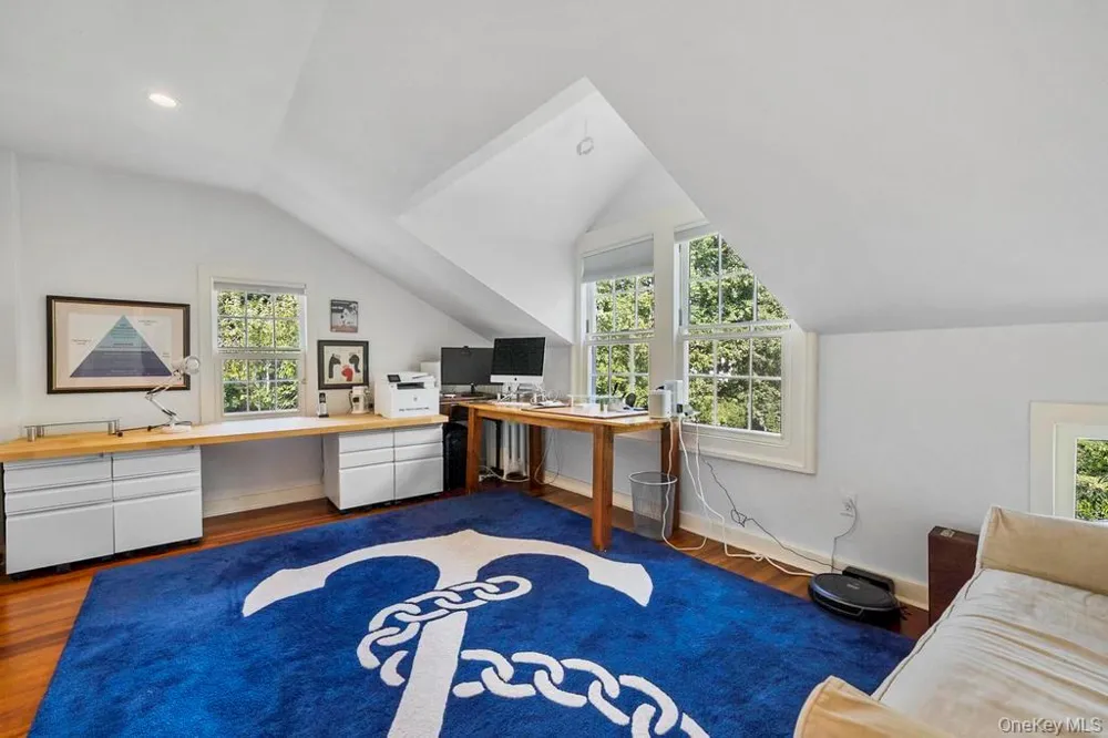 46 Bellport Lane Bellport Village, NY 11713
