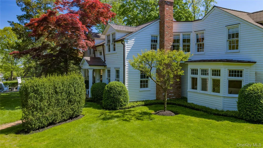 46 Bellport Lane Bellport Village, NY 11713