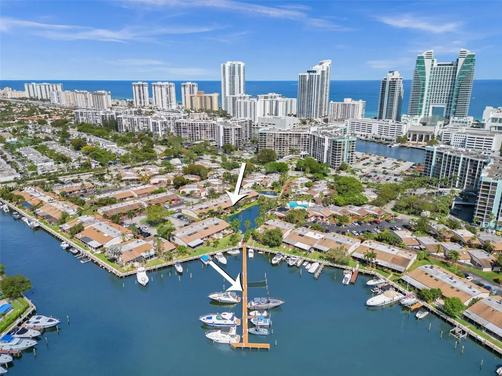 2667 S Parkview Dr Hallandale Beach, FL 33009
