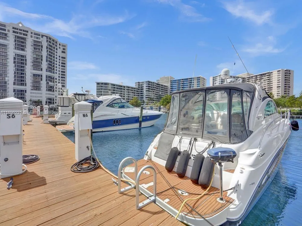 2667 S Parkview Dr Hallandale Beach, FL 33009