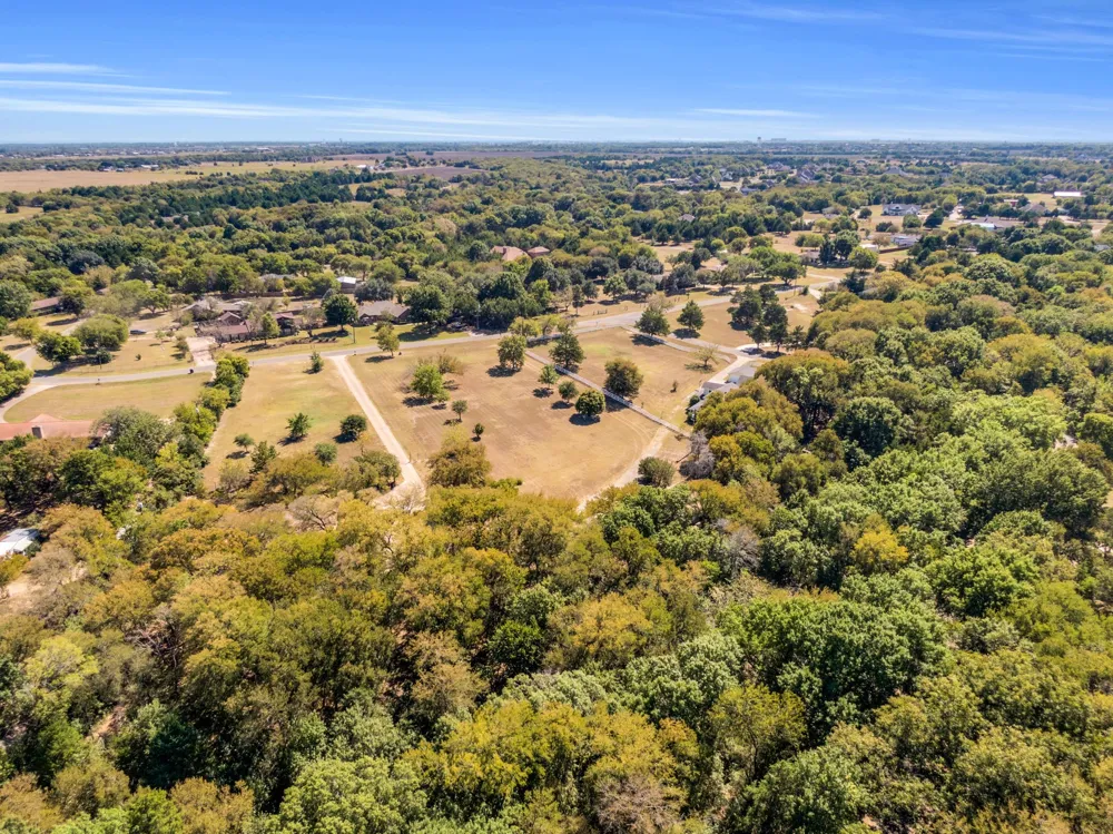 1310 Lariat Circle Oak Leaf, TX 75154