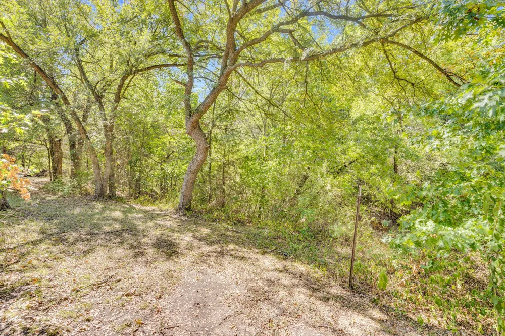 1310 Lariat Circle Oak Leaf, TX 75154