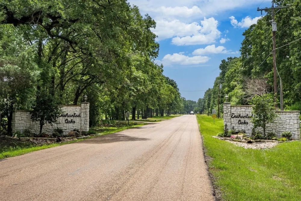 Lake Drive Enchanted Oaks, TX 75156