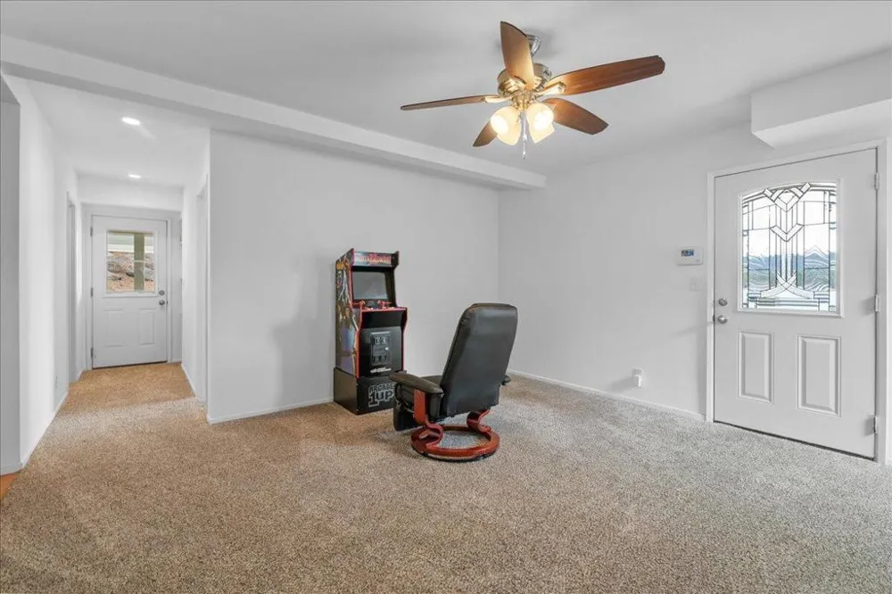 38634 Shore Drive Fawnskin, CA 92333