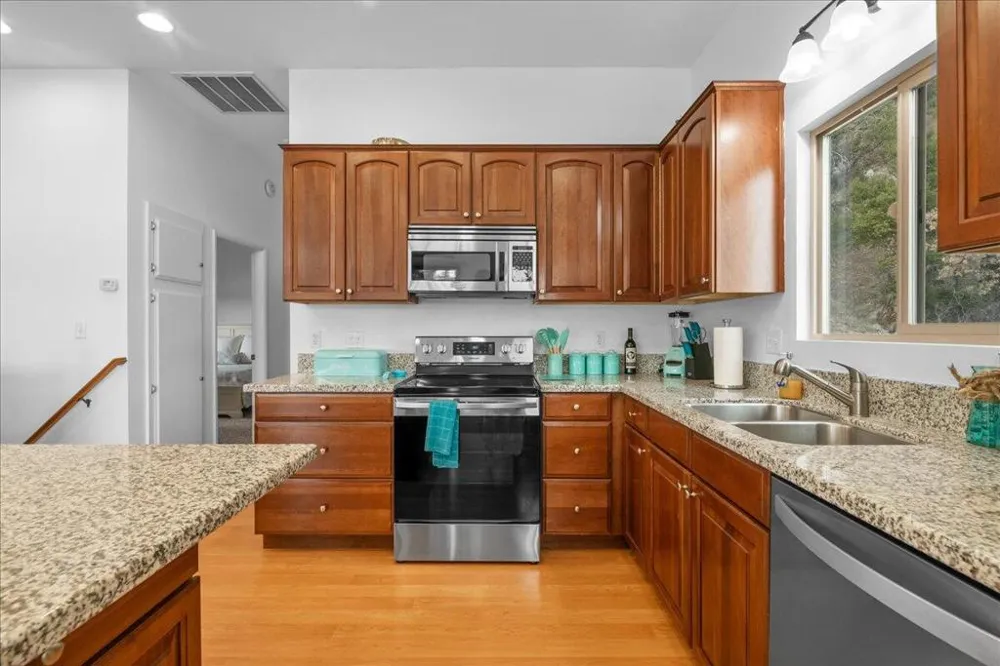 38634 Shore Drive Fawnskin, CA 92333