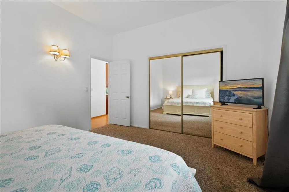 38634 Shore Drive Fawnskin, CA 92333
