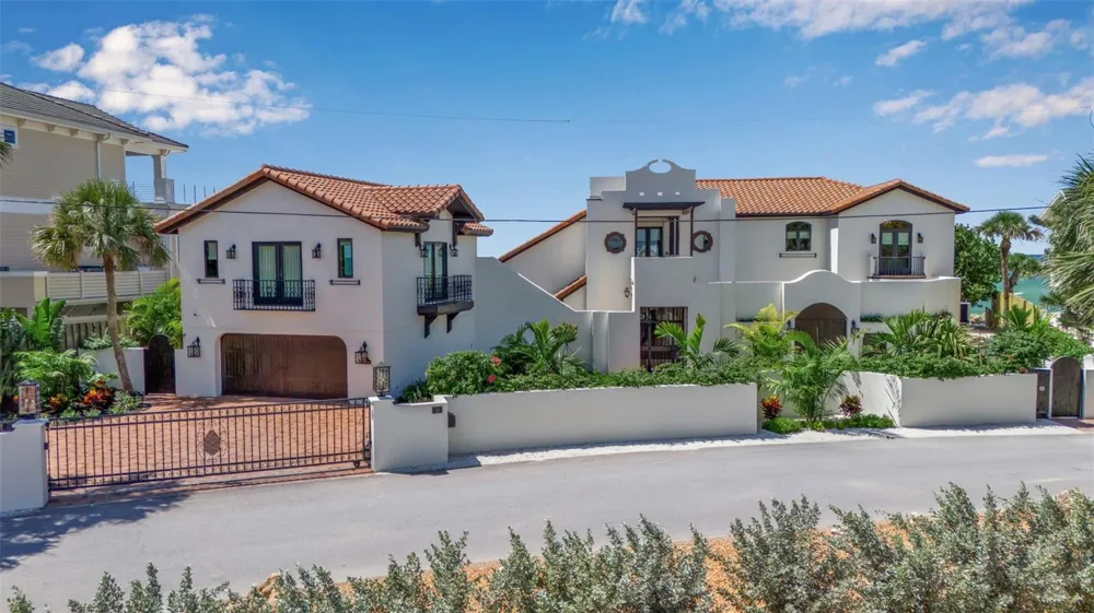 121 CASEY KEY ROAD Osprey, FL 34229
