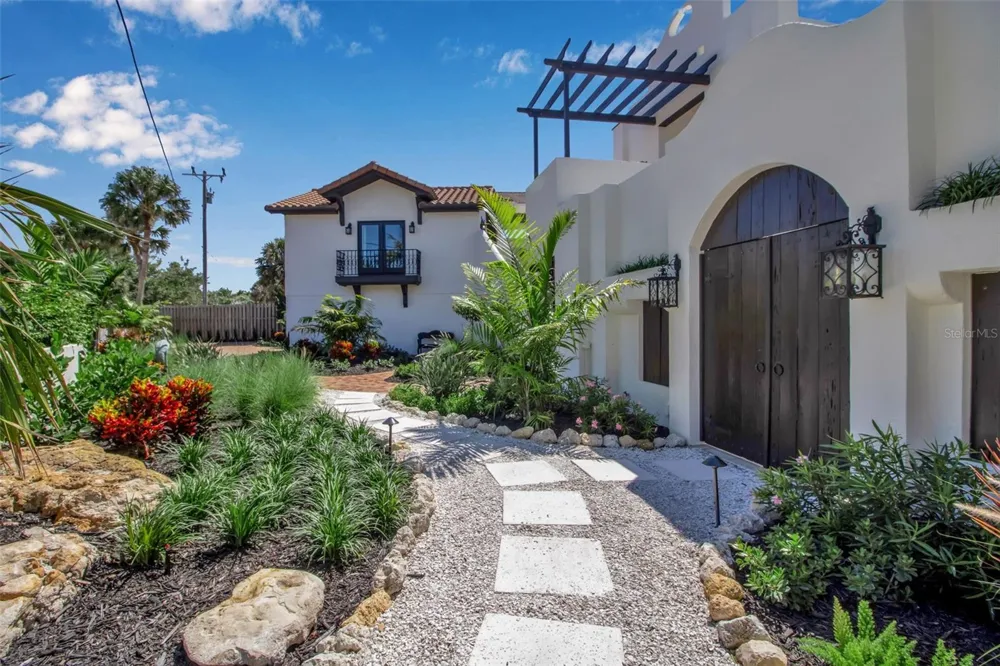 121 CASEY KEY ROAD Osprey, FL 34229