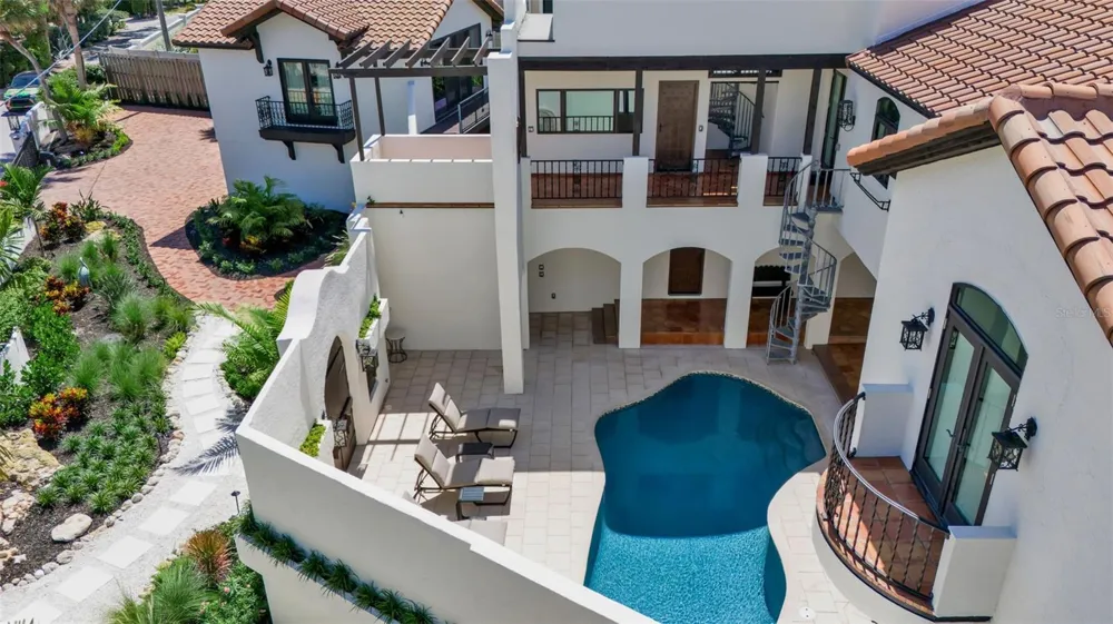 121 CASEY KEY ROAD Osprey, FL 34229