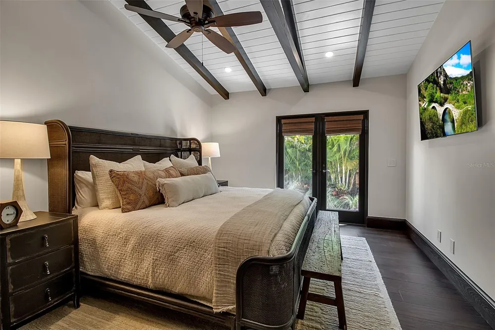 121 CASEY KEY ROAD Osprey, FL 34229