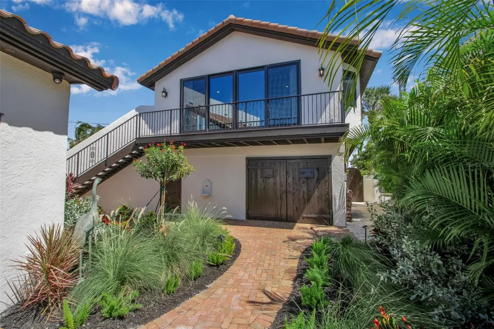 121 CASEY KEY ROAD Osprey, FL 34229