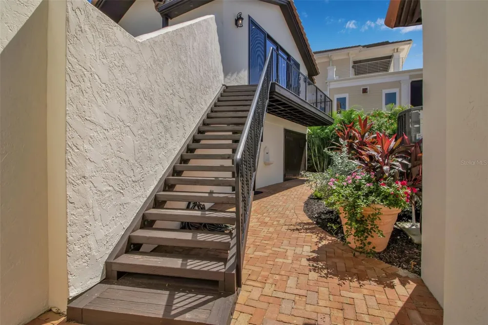 121 CASEY KEY ROAD Osprey, FL 34229