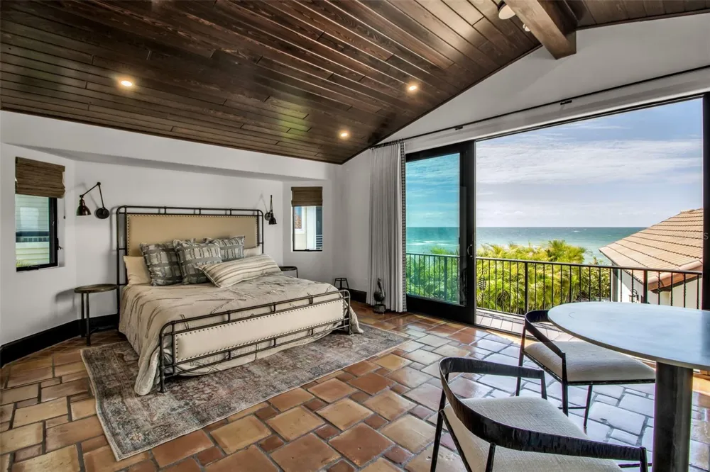 121 CASEY KEY ROAD Osprey, FL 34229