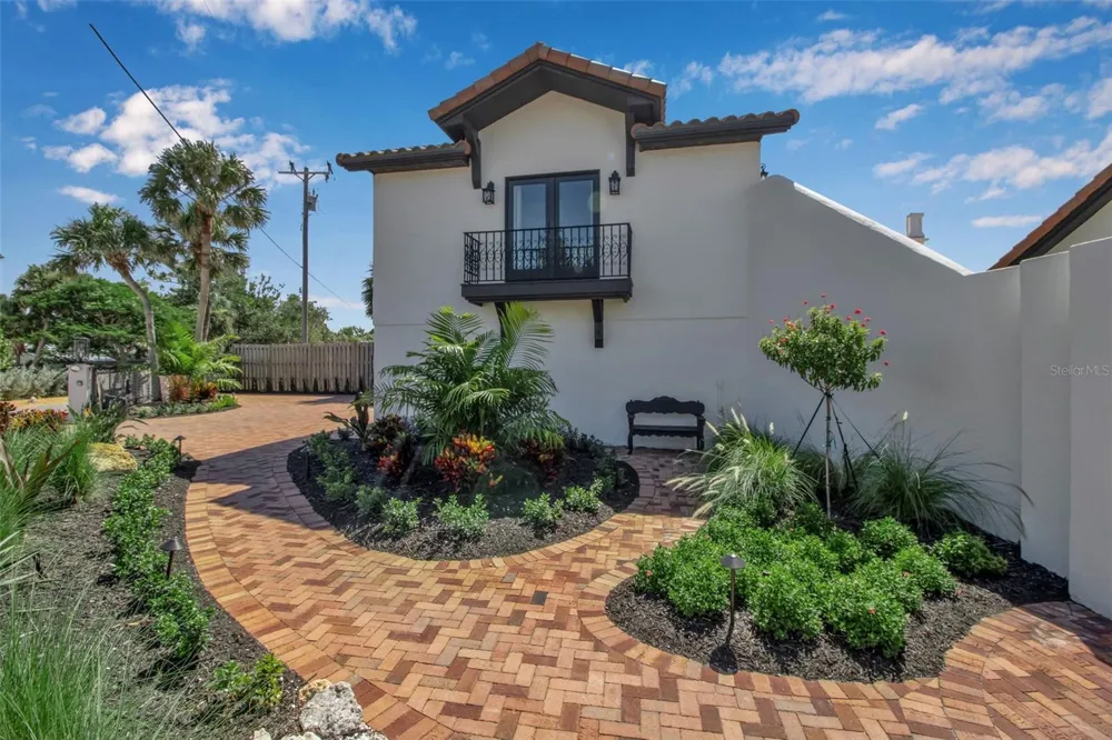 121 CASEY KEY ROAD Osprey, FL 34229