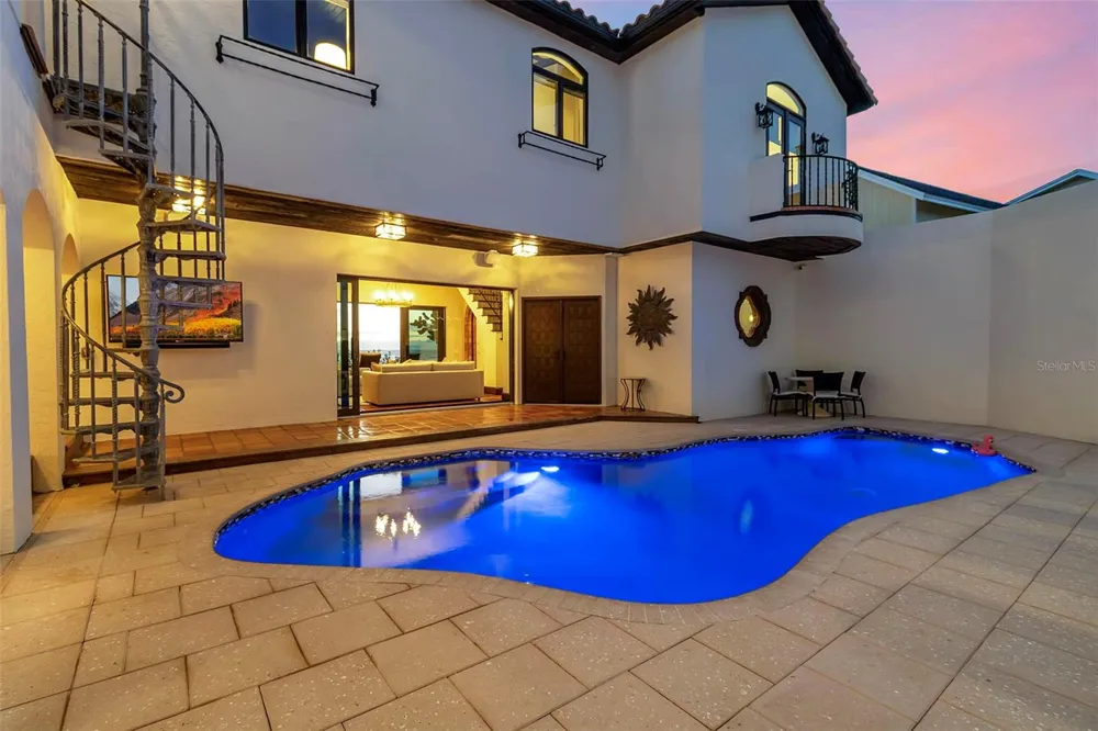 121 CASEY KEY ROAD Osprey, FL 34229