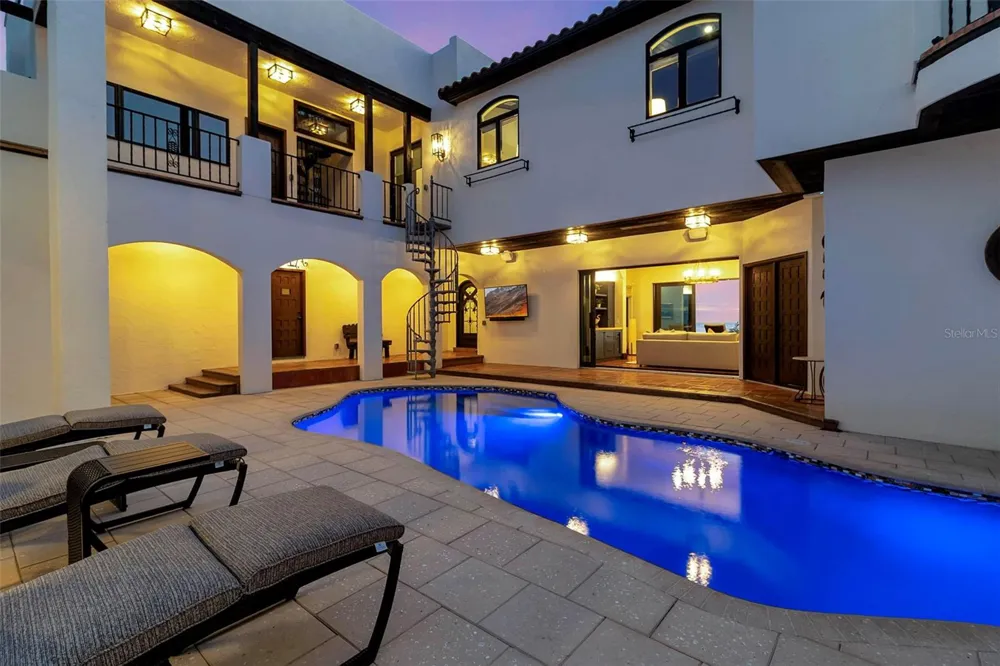 121 CASEY KEY ROAD Osprey, FL 34229
