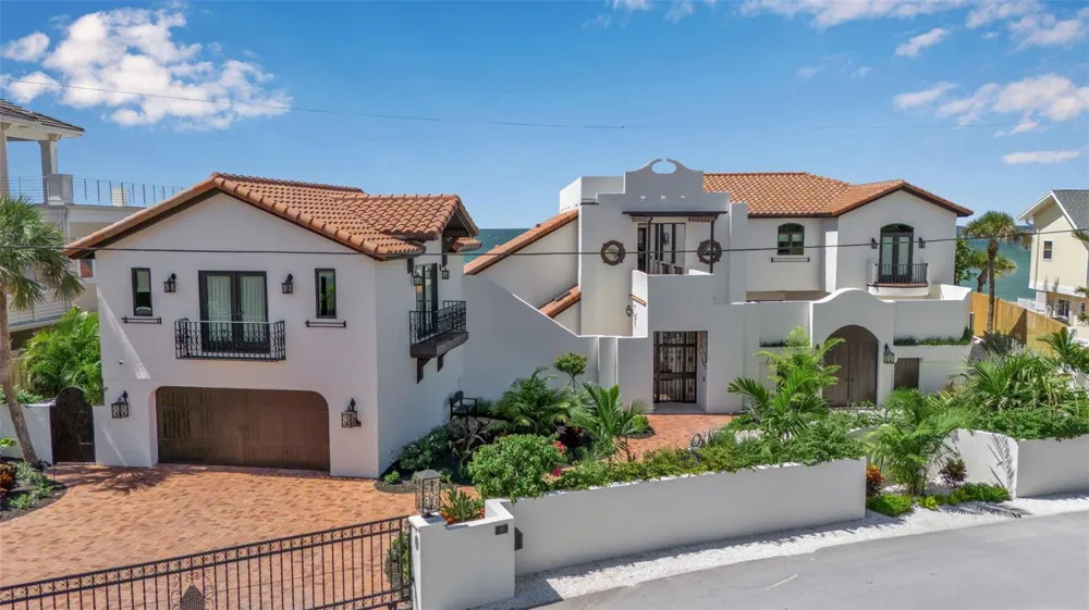 121 CASEY KEY ROAD Osprey, FL 34229