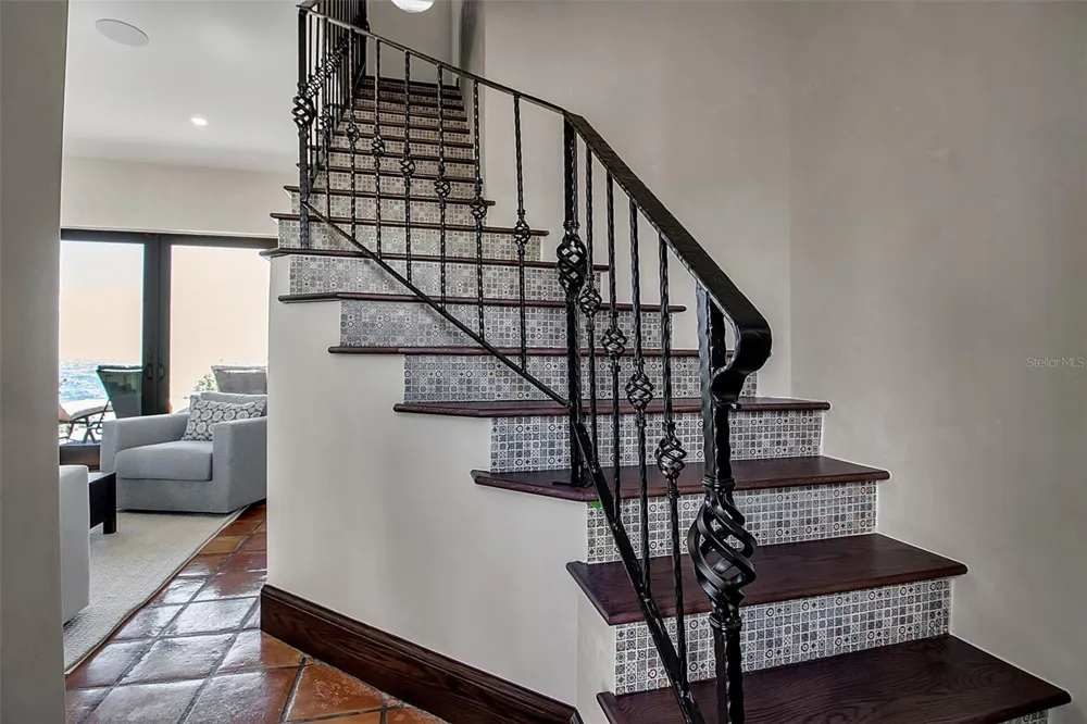 121 CASEY KEY ROAD Osprey, FL 34229