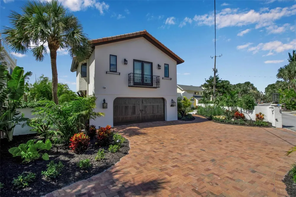 121 CASEY KEY ROAD Osprey, FL 34229