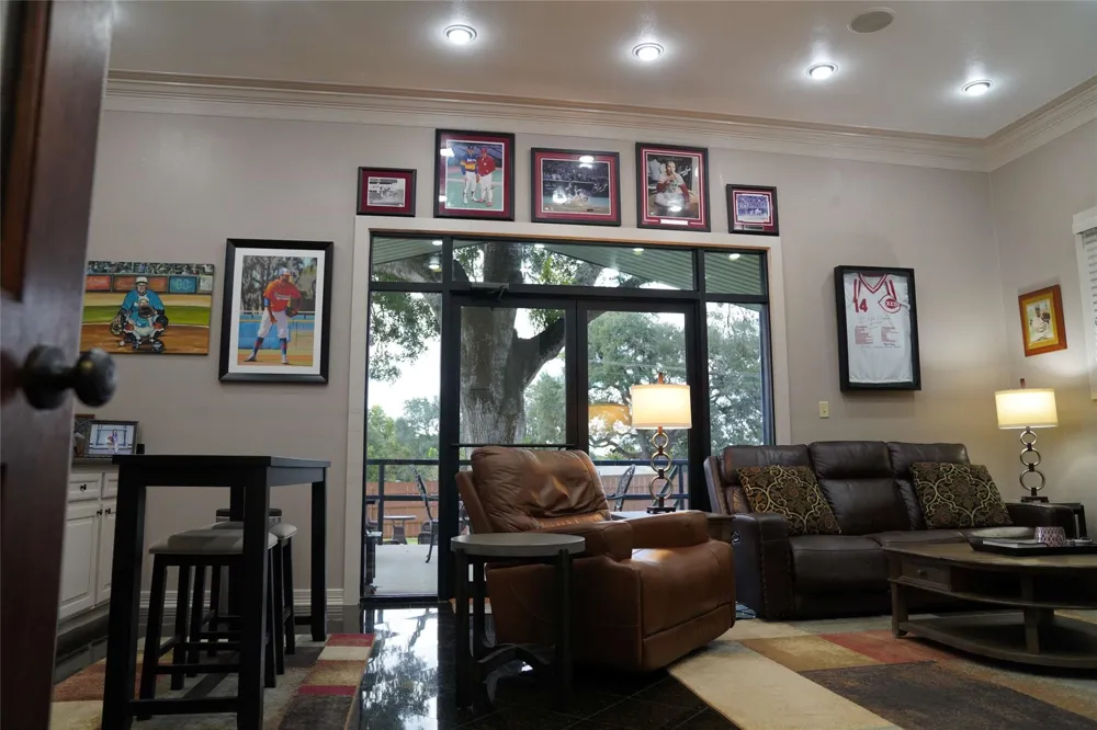 1354 Us Highway 90a Sheridan, TX 77475