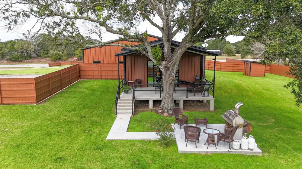 1354 Us Highway 90a Sheridan, TX 77475